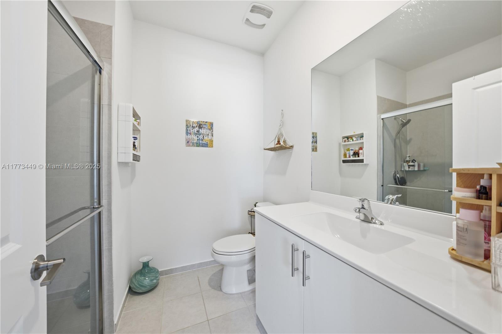 VALENCIA ACRES - Residential