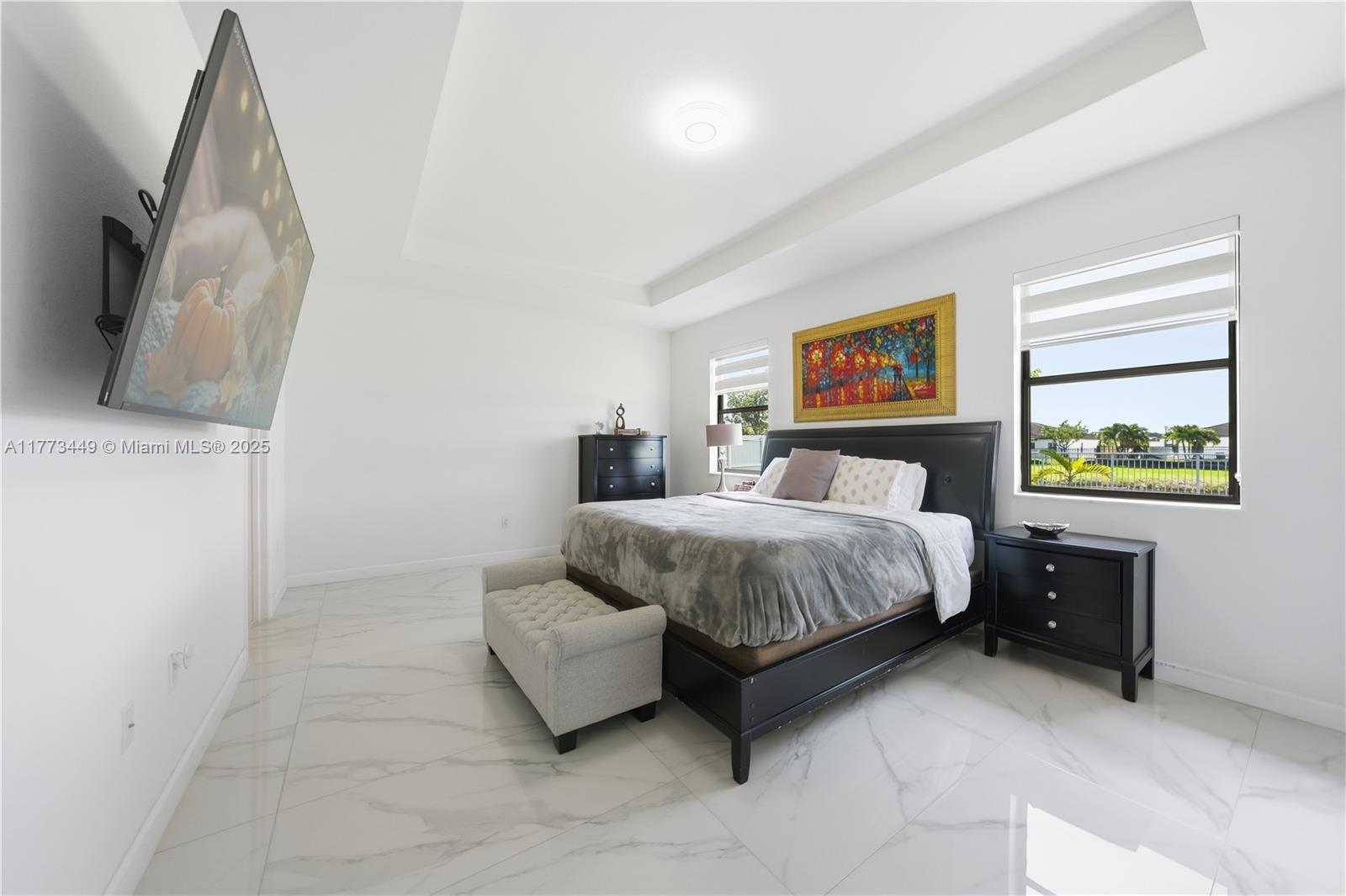 VALENCIA ACRES - Residential