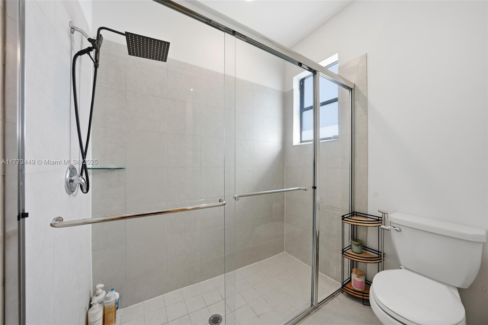 VALENCIA ACRES - Residential