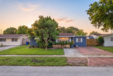Photo of 9452 SW 52nd Ct, Cooper City, FL 33328 (MLS # A12068187)
