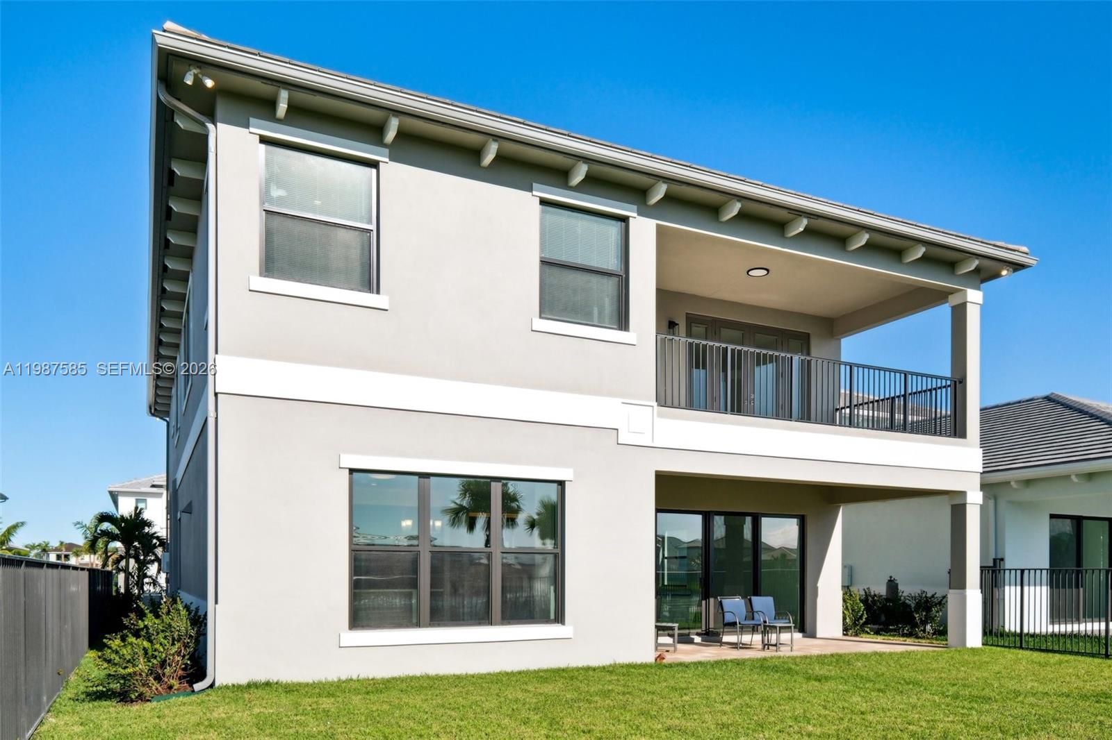 AVENIR POD - Residential Lease