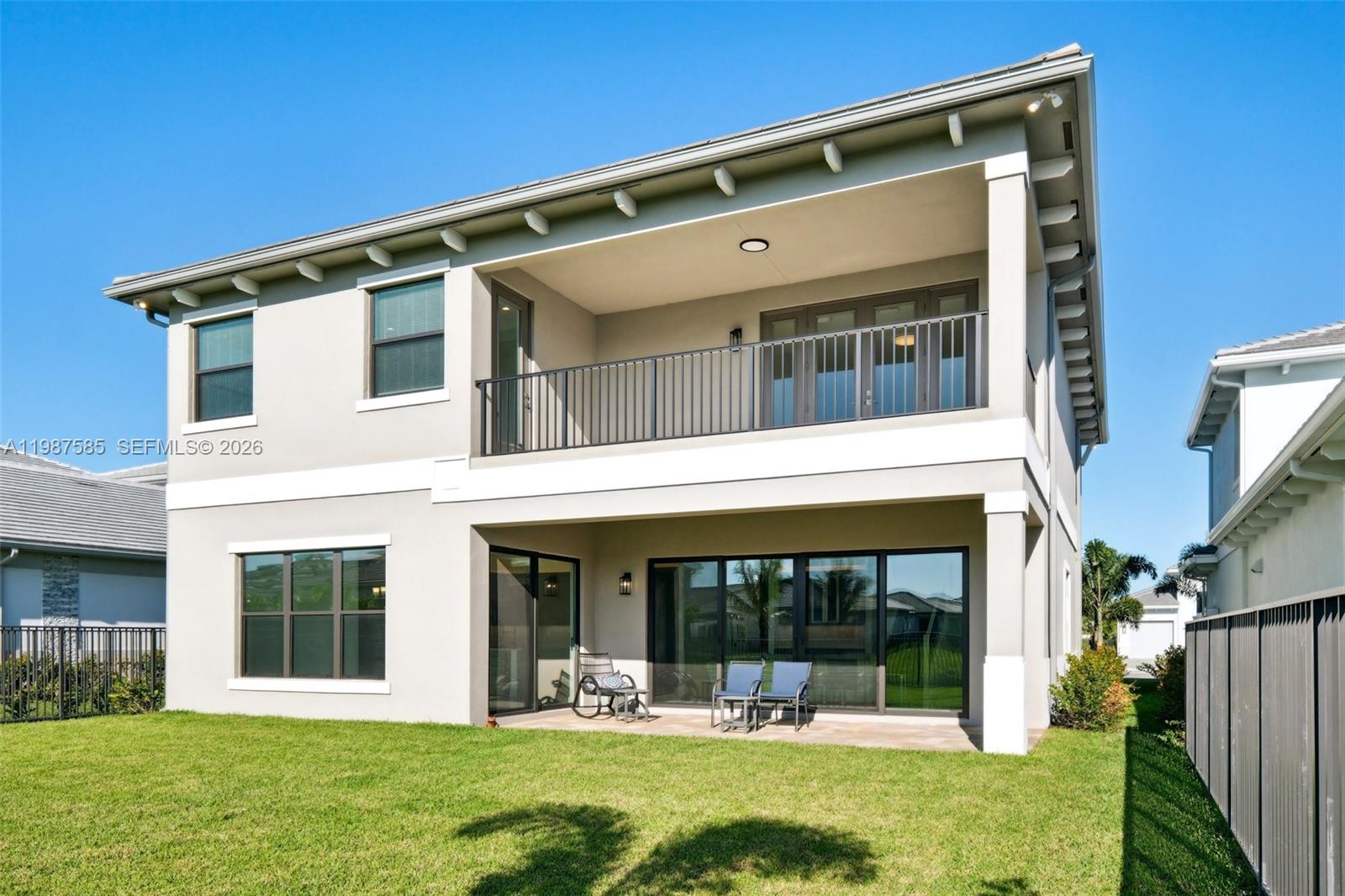 AVENIR POD - Residential Lease