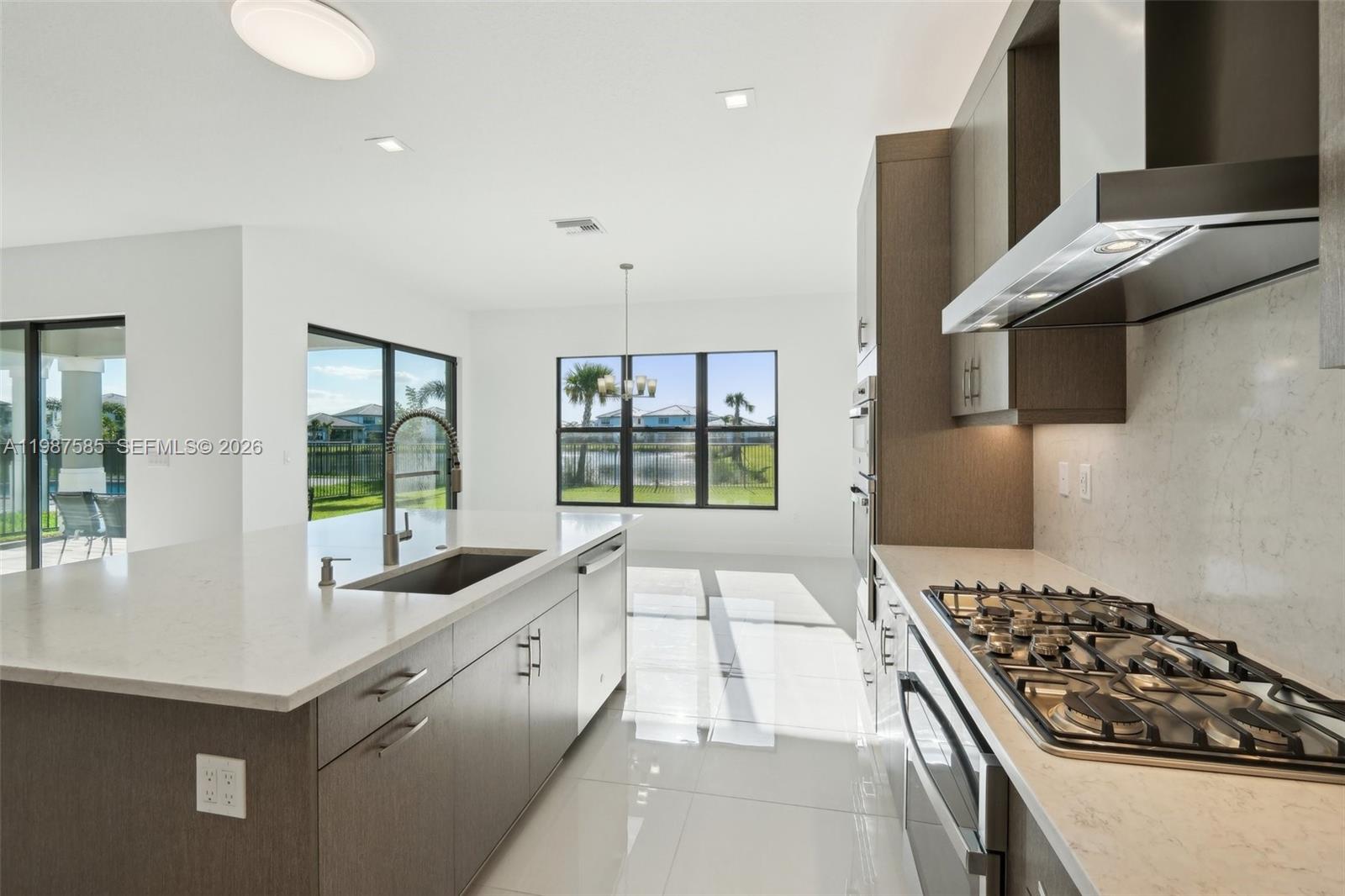 AVENIR POD - Residential Lease