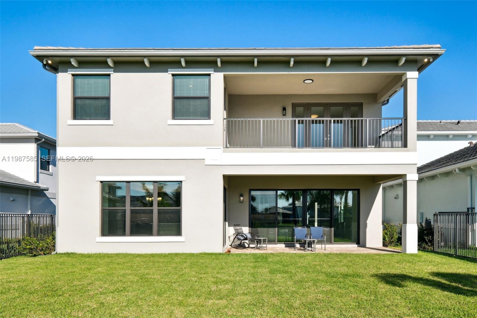 AVENIR POD - Residential Lease