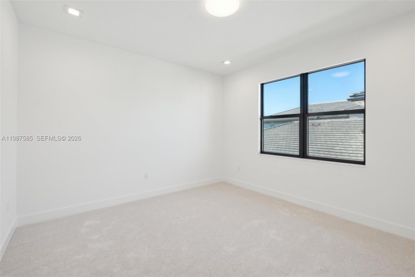 AVENIR POD - Residential Lease