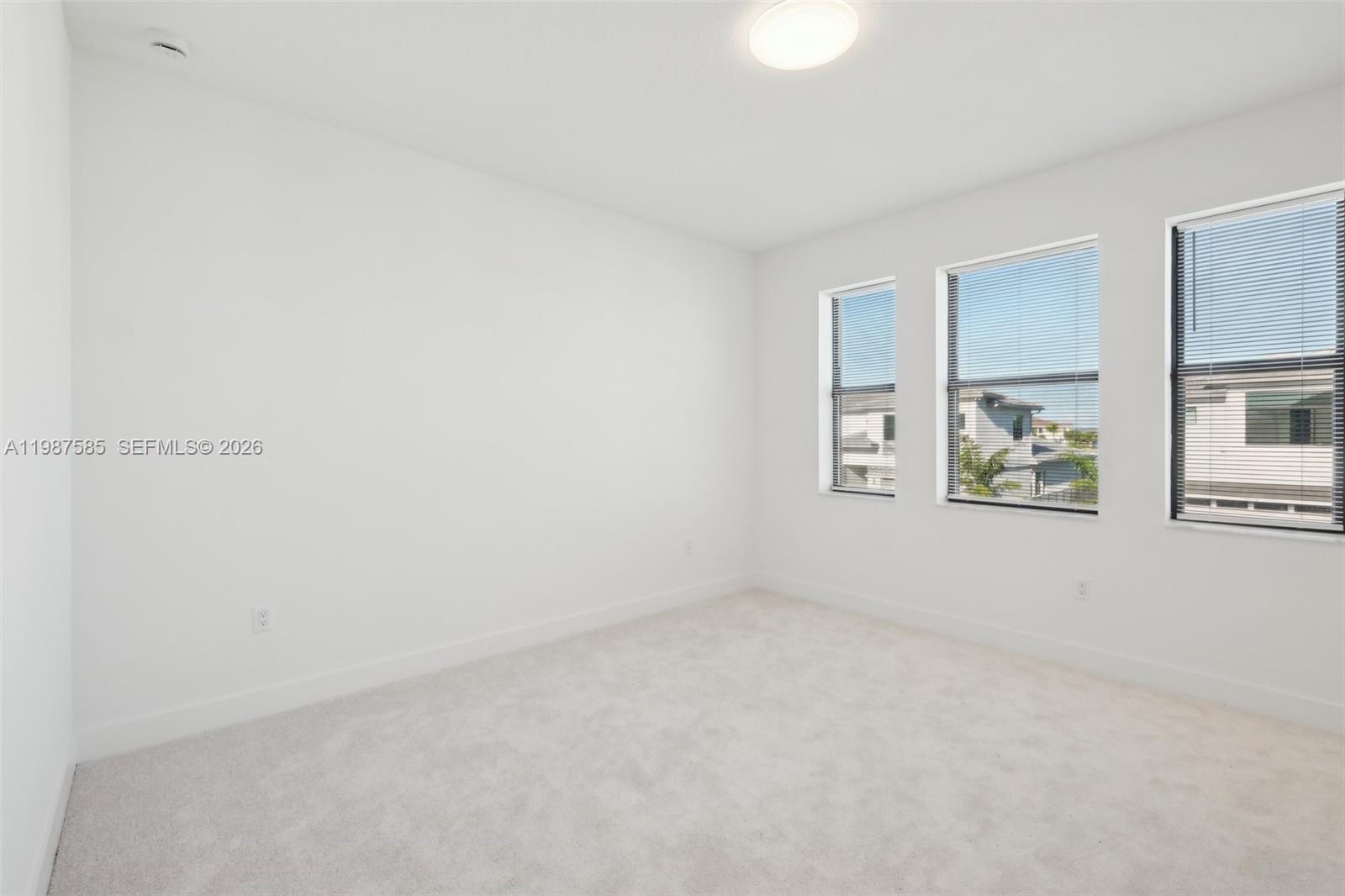 AVENIR POD - Residential Lease