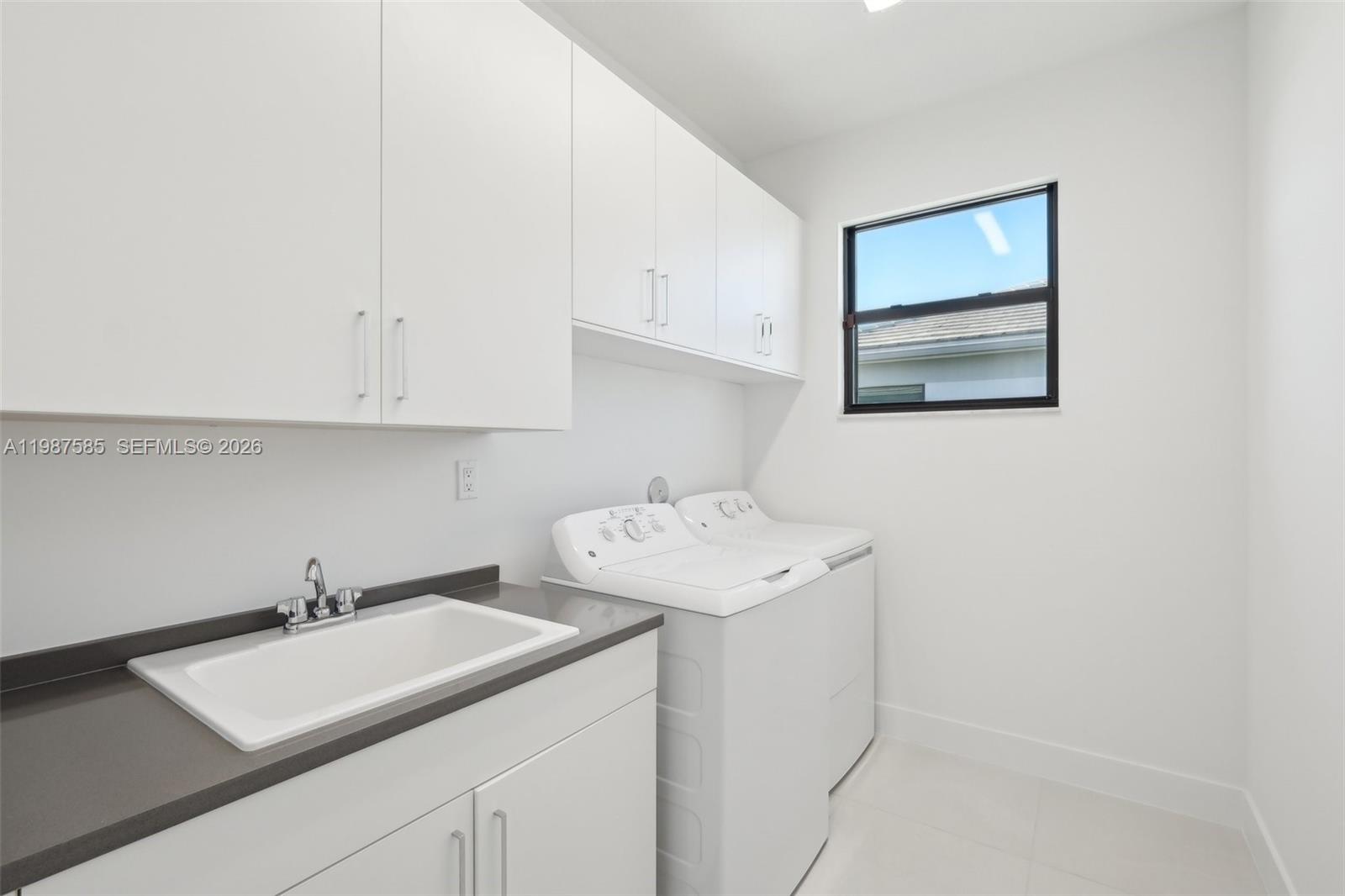 AVENIR POD - Residential Lease