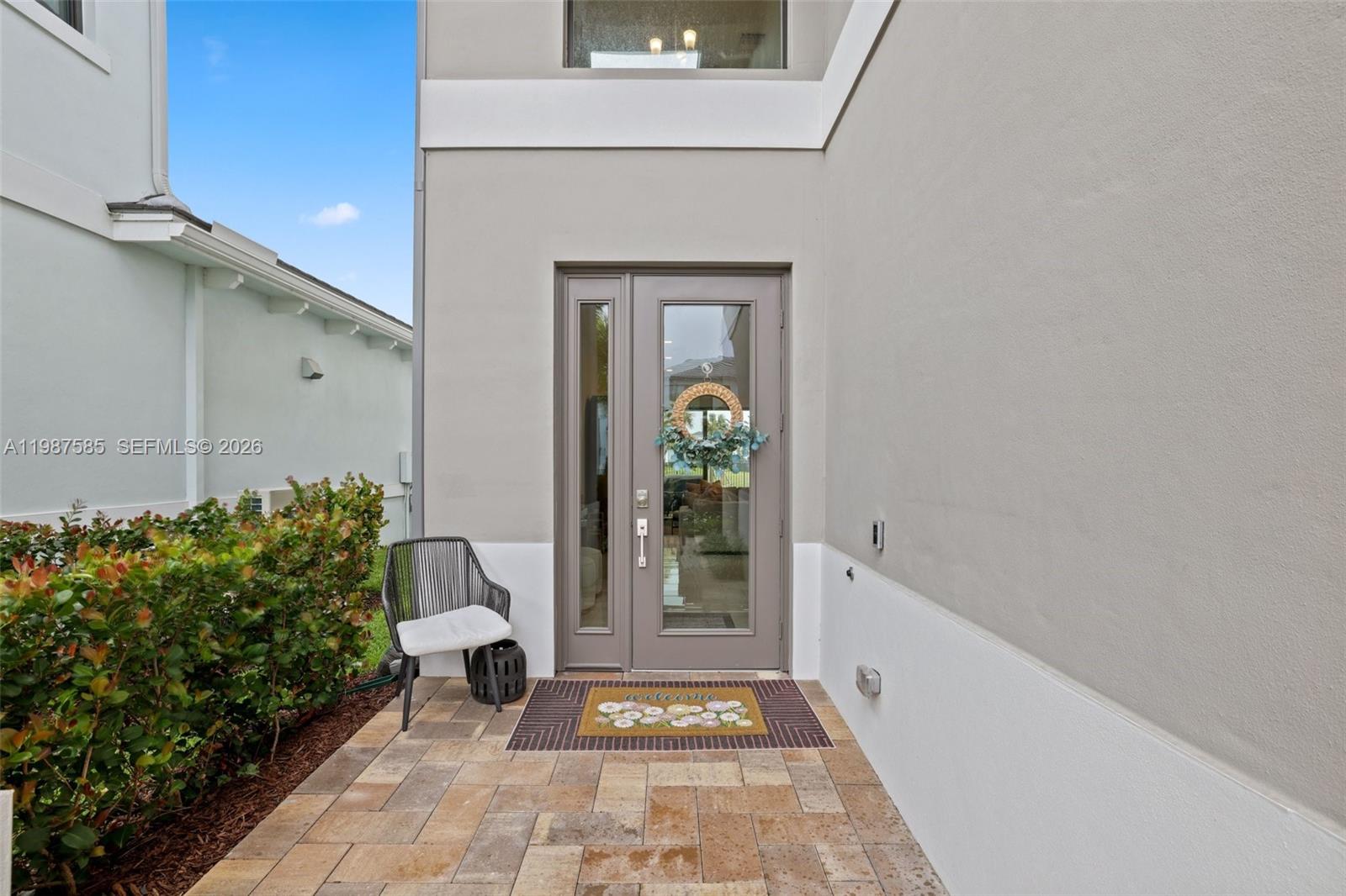 13076 Feathering Way