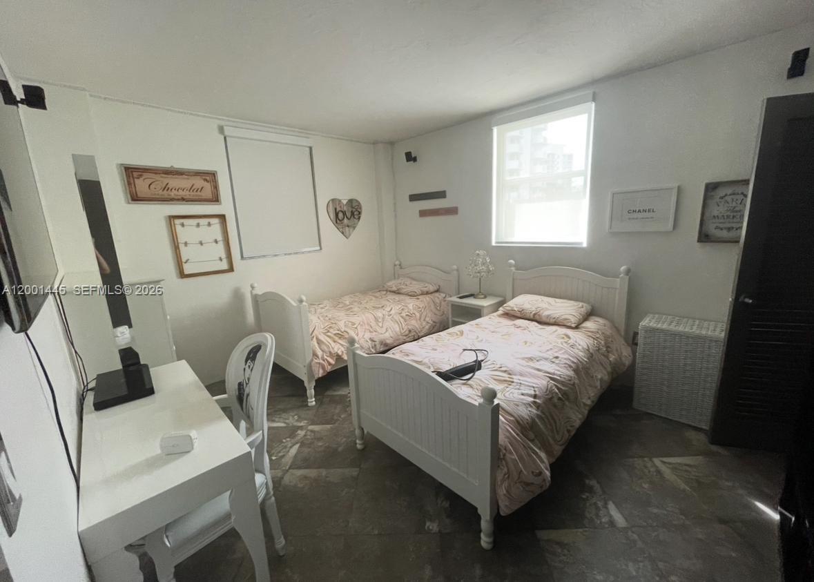 Lincoln Towers Condominium - Residential