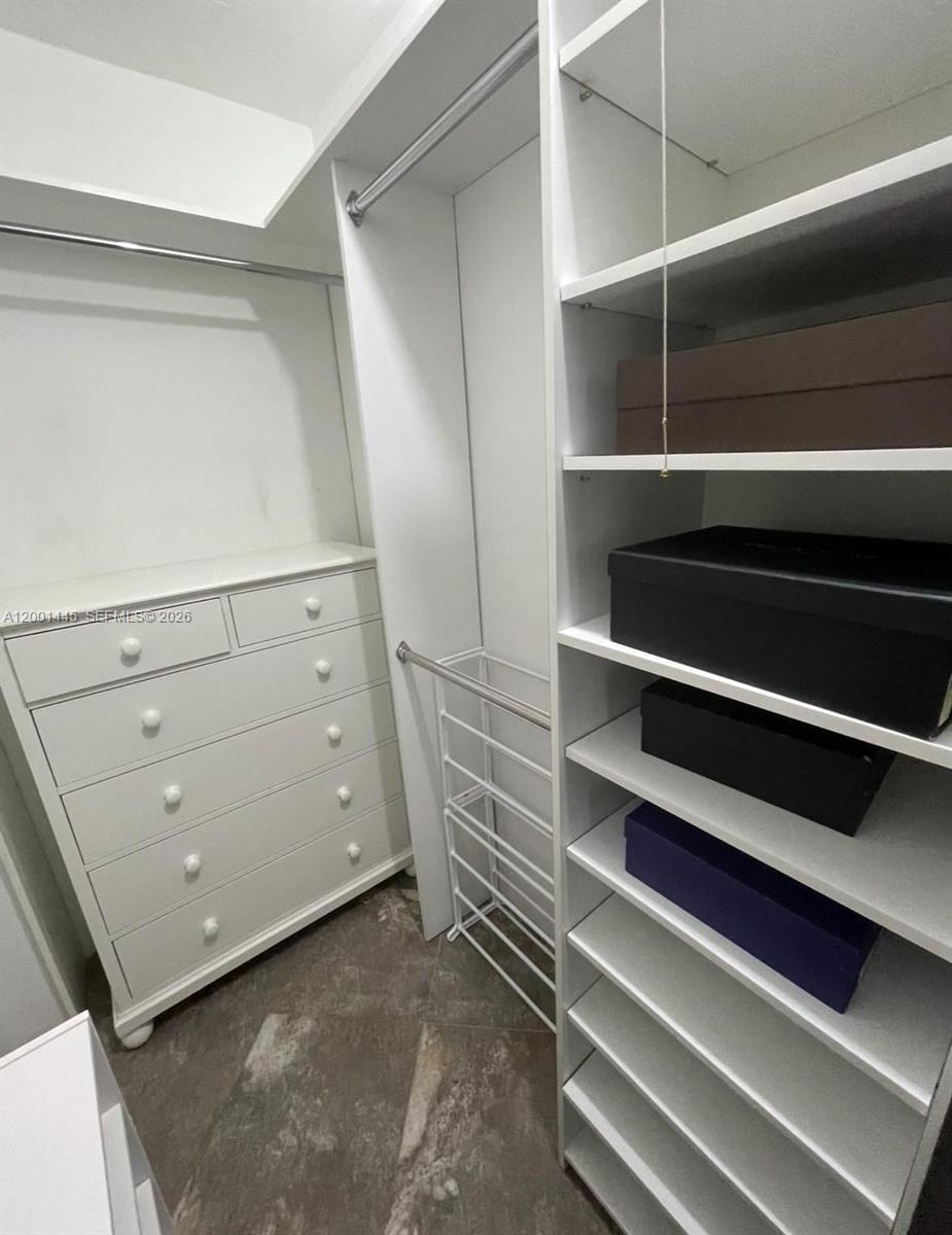 Lincoln Towers Condominium - Residential