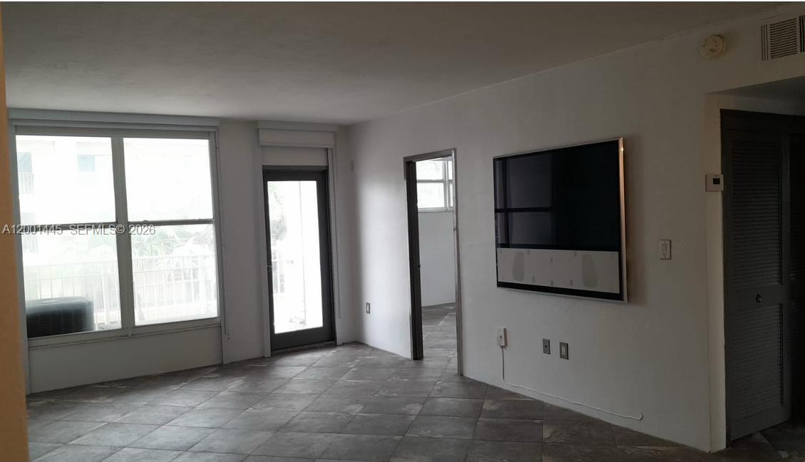 Lincoln Towers Condominium - Residential