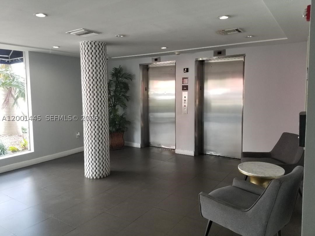 1300 Lincoln Rd A301