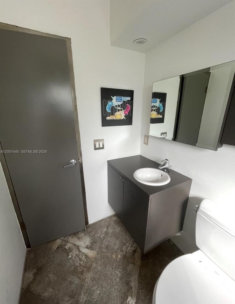 Lincoln Towers Condominium - Residential