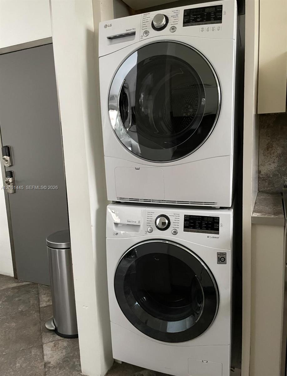 Lincoln Towers Condominium - Residential