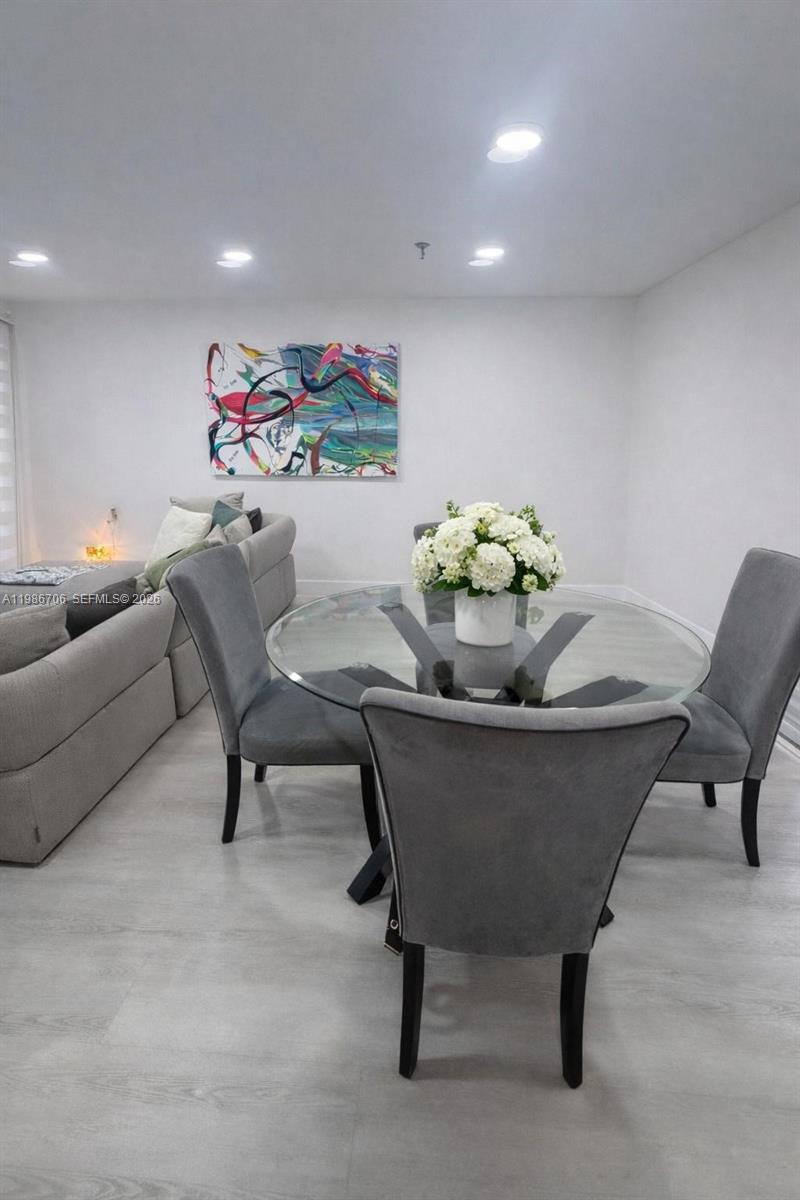 CEDAR GLENN CONDO APTS EA - Residential