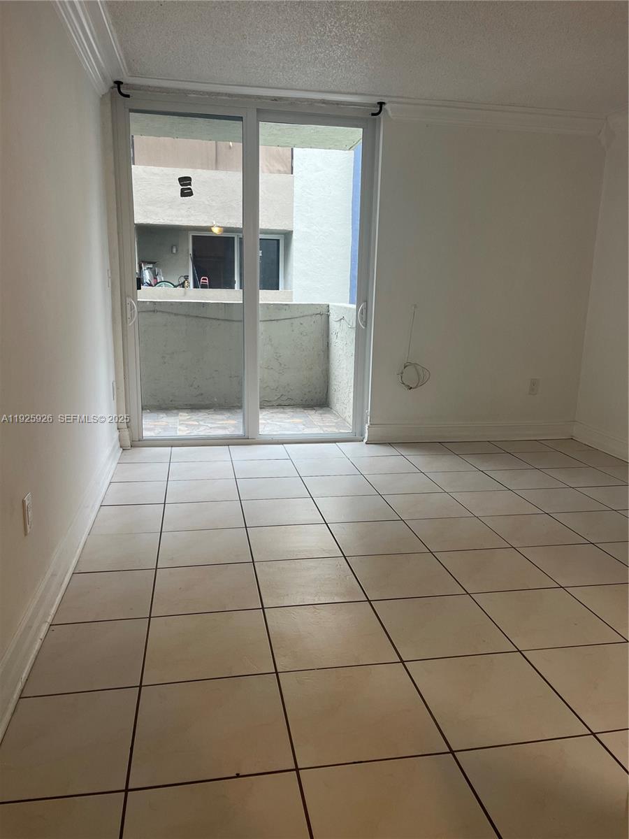 Samari Lake East Condo - Residential