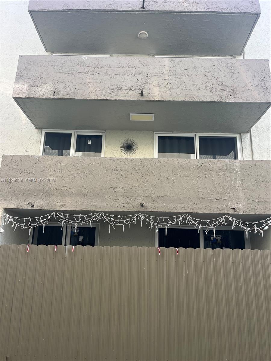 Samari Lake East Condo - Residential