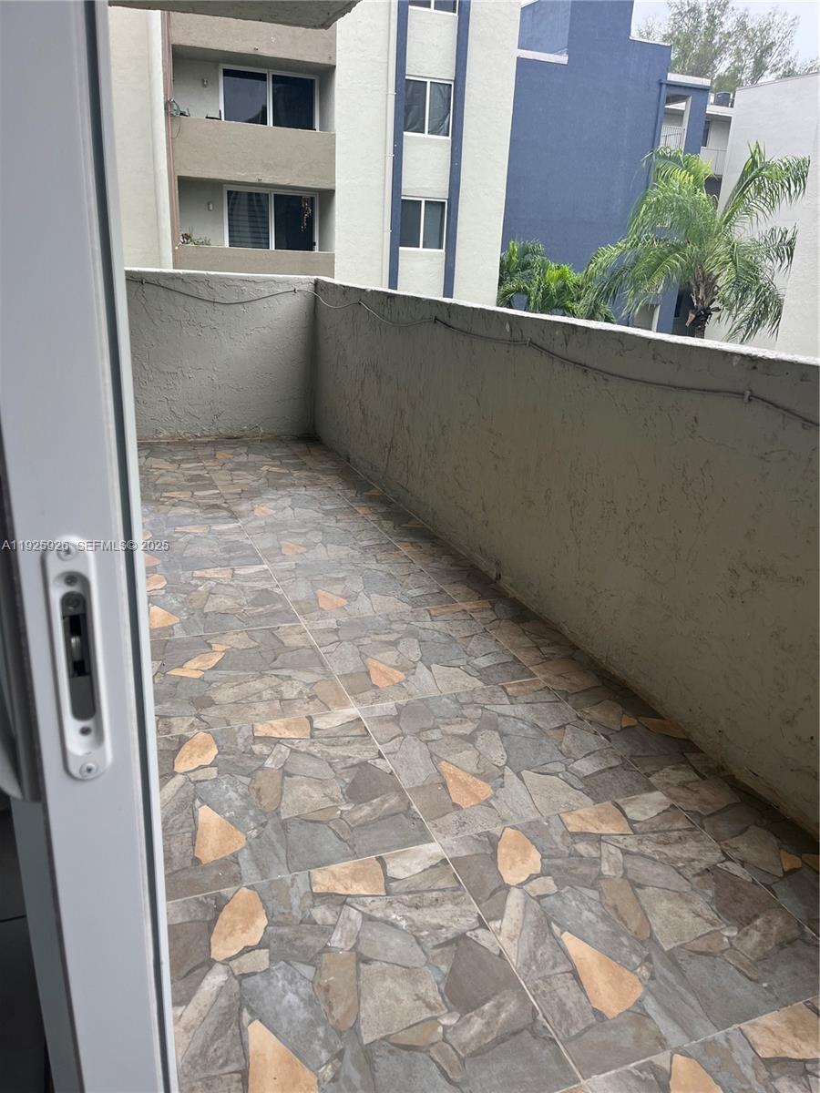 Samari Lake East Condo - Residential