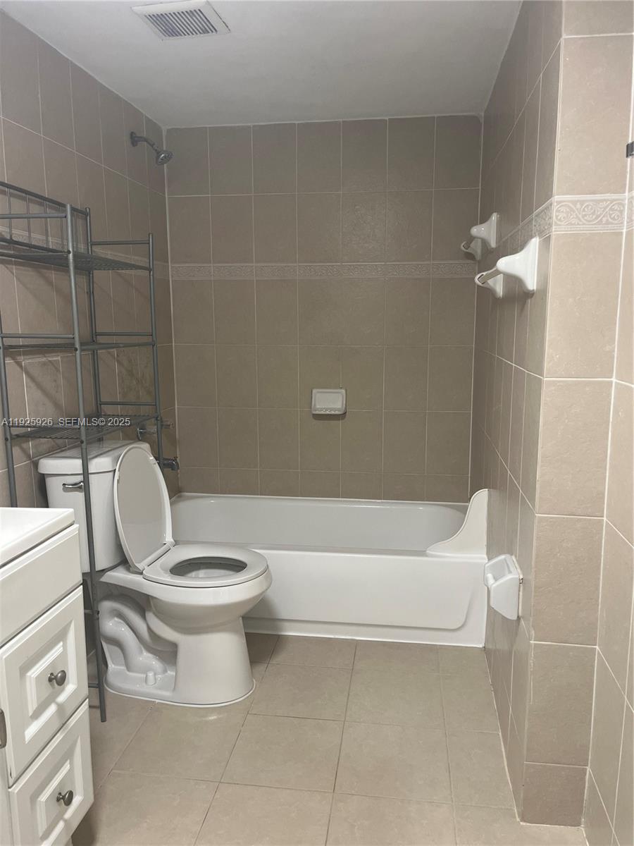 Samari Lake East Condo - Residential