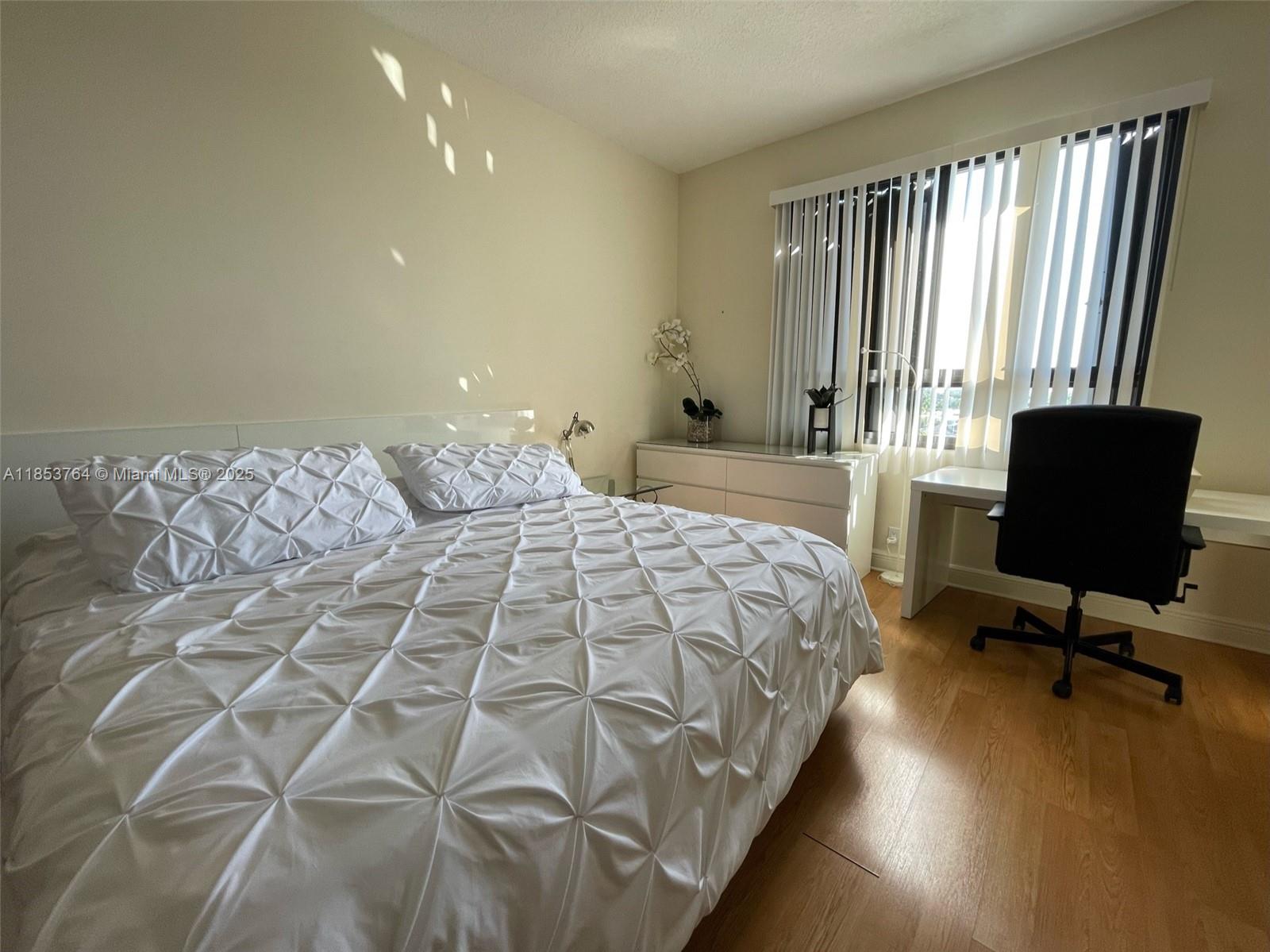 THE EMERALDBAY @ KEY COLO - Residential Lease