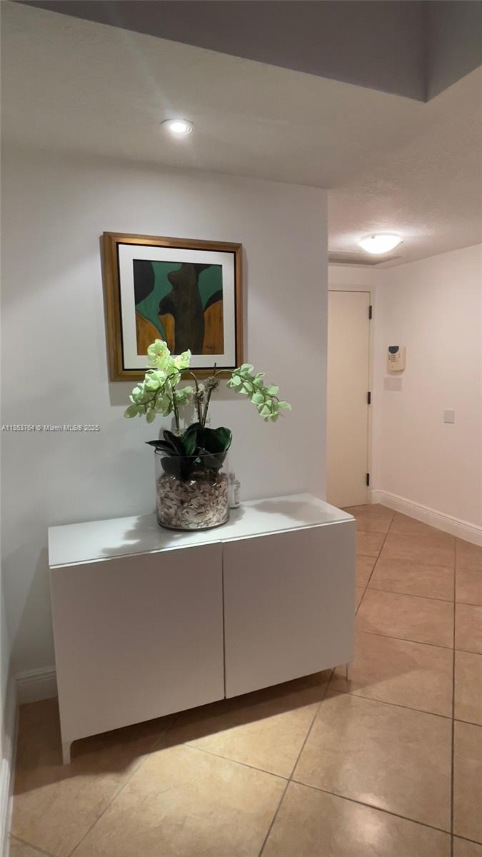 THE EMERALDBAY @ KEY COLO - Residential Lease