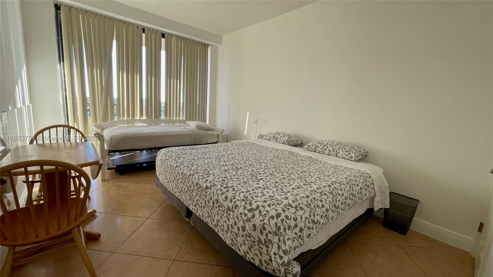 THE EMERALDBAY @ KEY COLO - Residential Lease