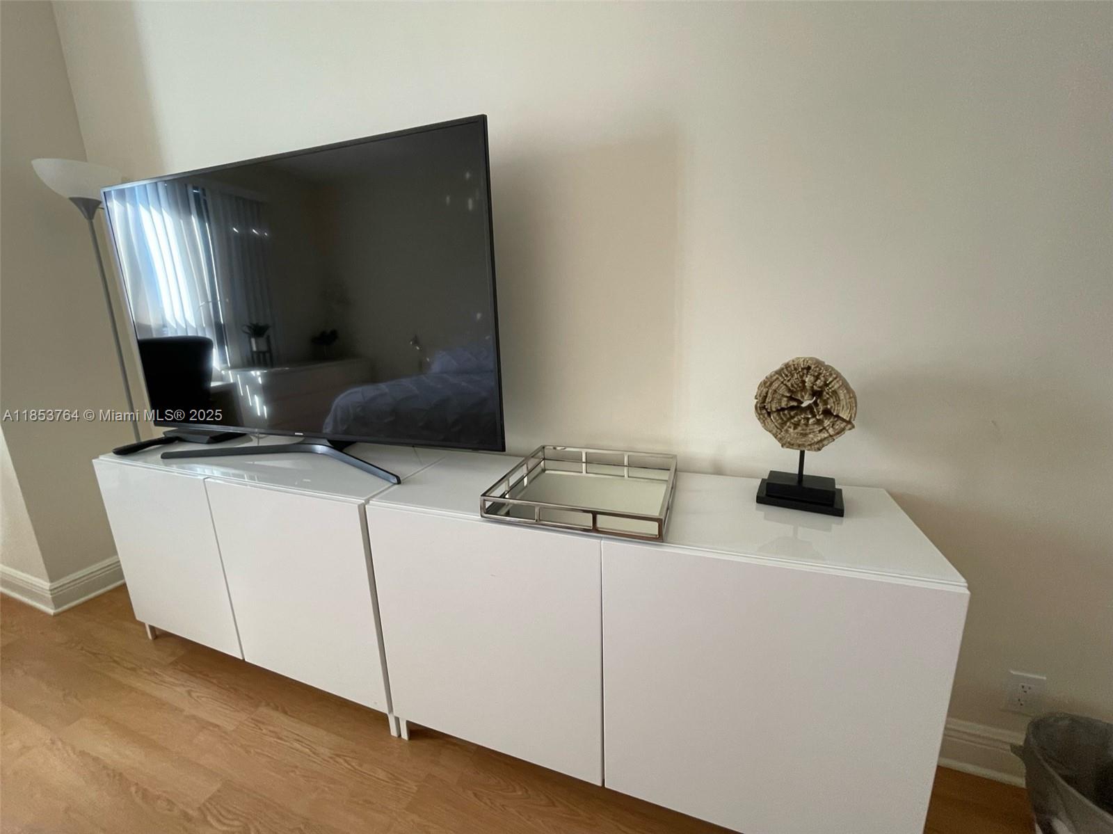 THE EMERALDBAY @ KEY COLO - Residential Lease