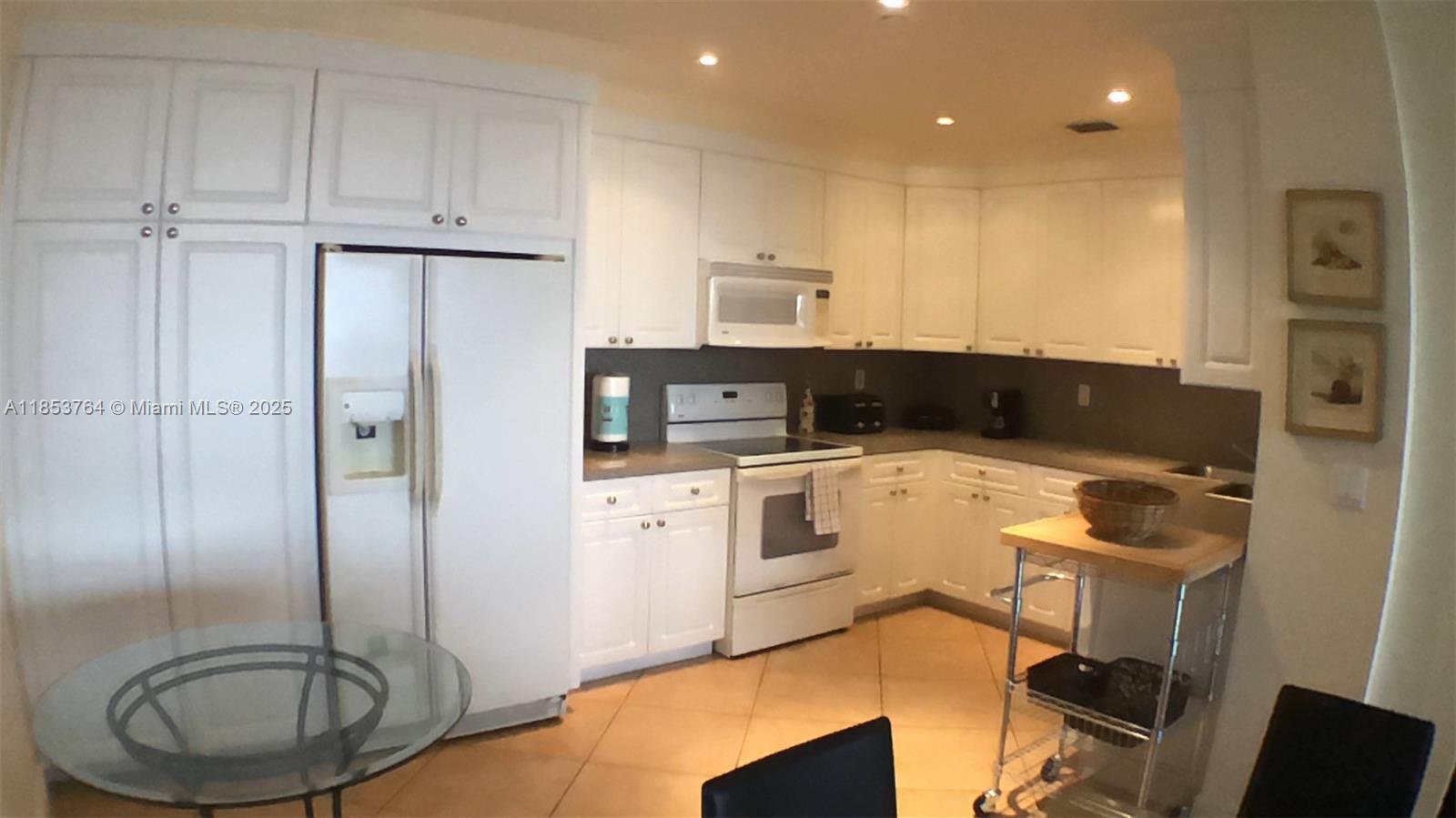 THE EMERALDBAY @ KEY COLO - Residential Lease