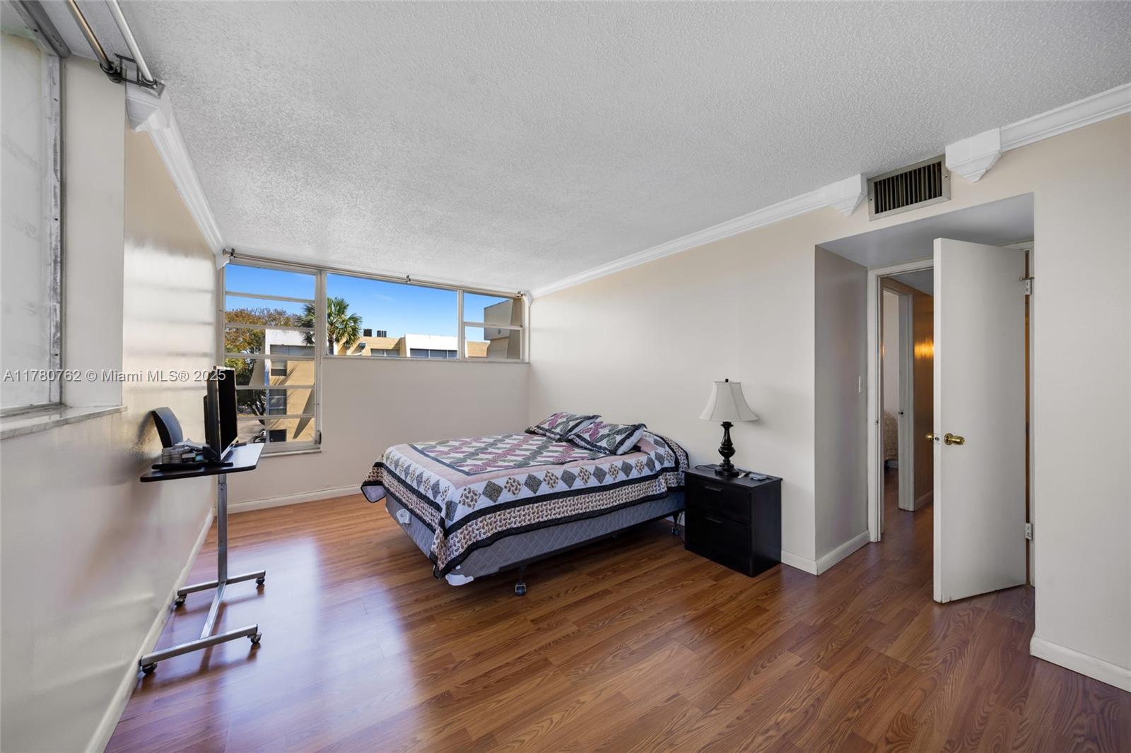 LAKE PARK CONDO NO 1 - BL - Residential
