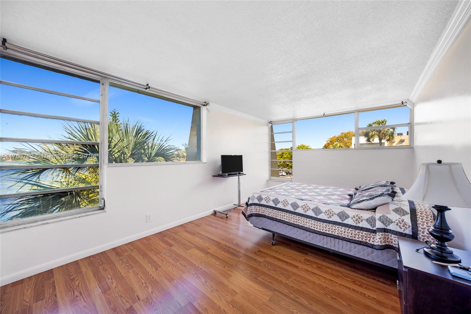LAKE PARK CONDO NO 1 - BL - Residential