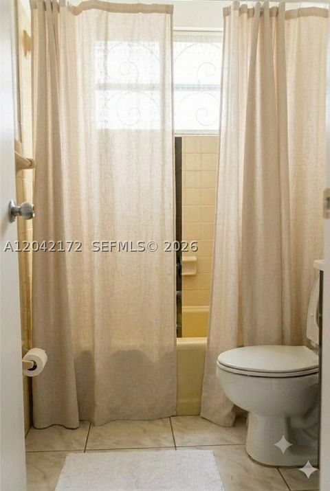 Tiny photo for 2230 Jackson St #1W, Hollywood, FL 33020 (MLS # A12042172)