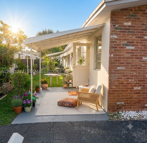Tiny photo for 2230 Jackson St #1W, Hollywood, FL 33020 (MLS # A12042172)