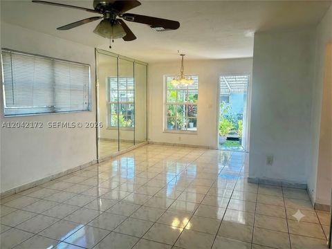Tiny photo for 2230 Jackson St #1W, Hollywood, FL 33020 (MLS # A12042172)