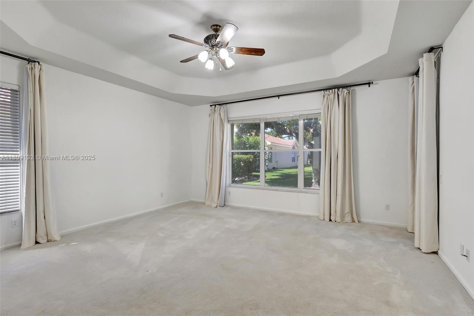 VALENCIA LAKES 1 - Residential