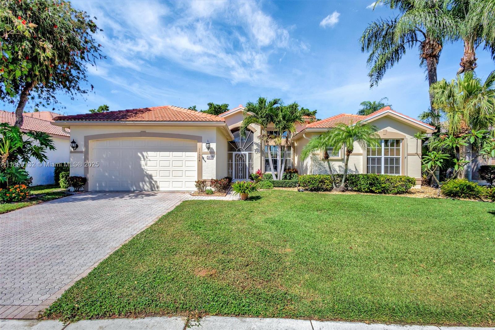 VALENCIA LAKES 1 - Residential