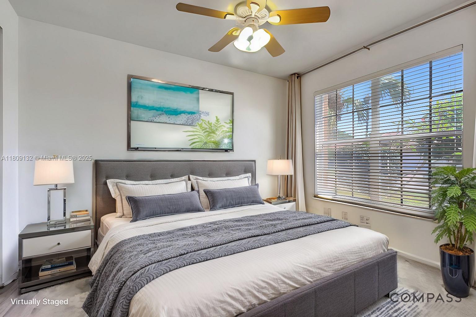 VALENCIA LAKES 1 - Residential