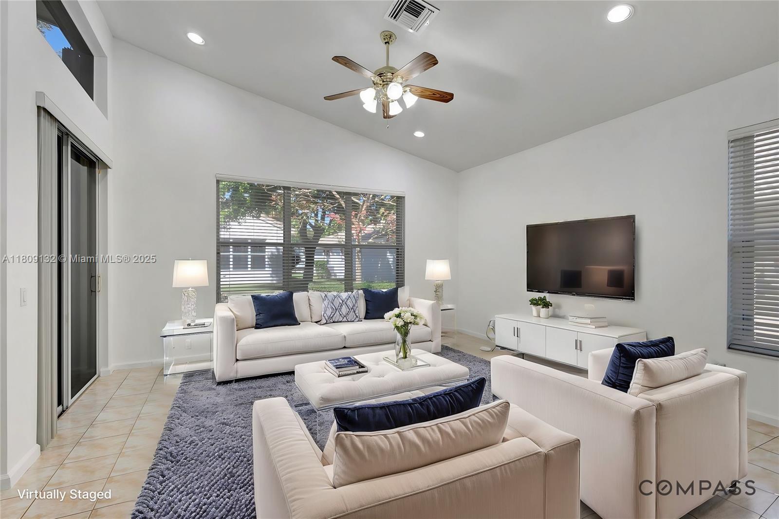VALENCIA LAKES 1 - Residential