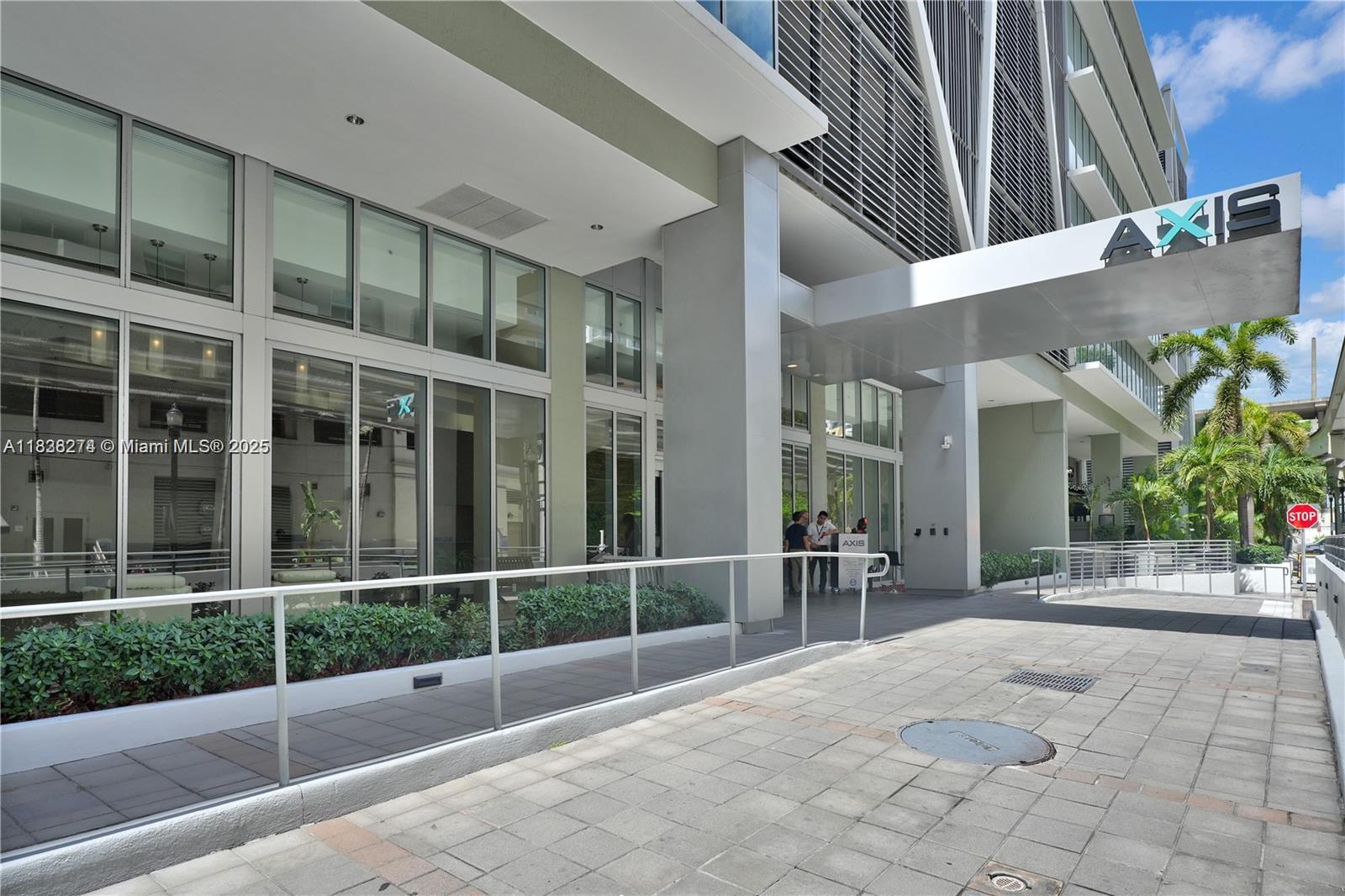 1111 SW 1st Ave 2823-N