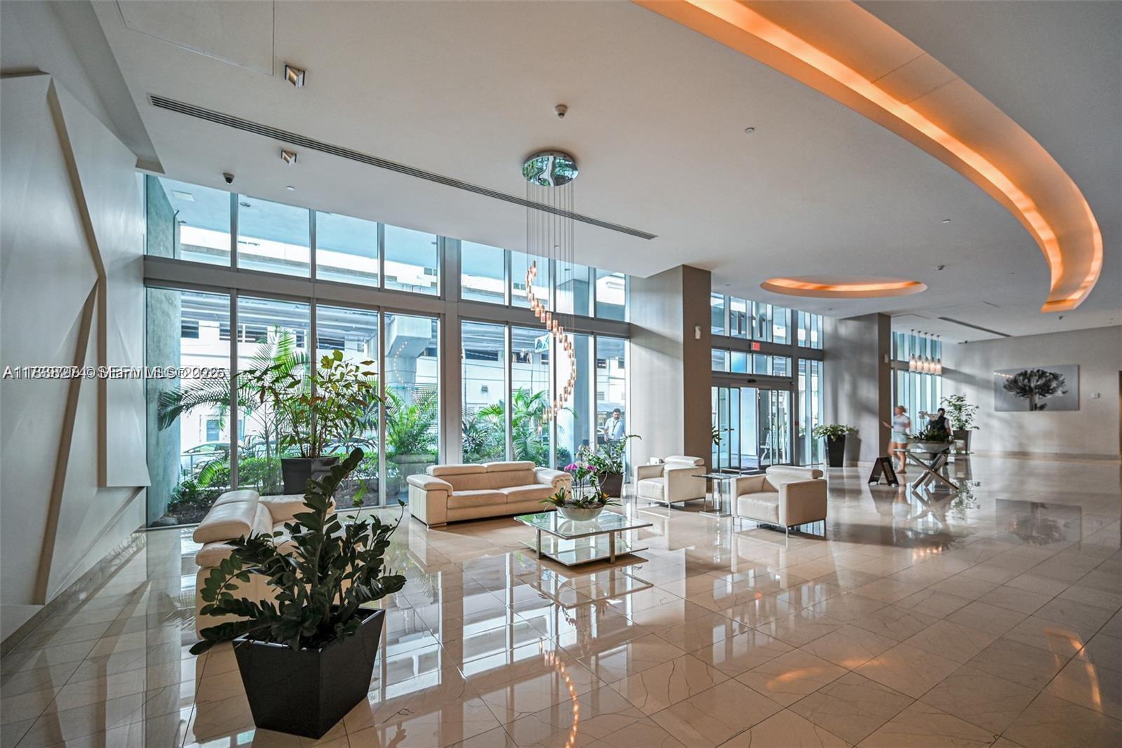 1111 SW 1st Ave 2823-N