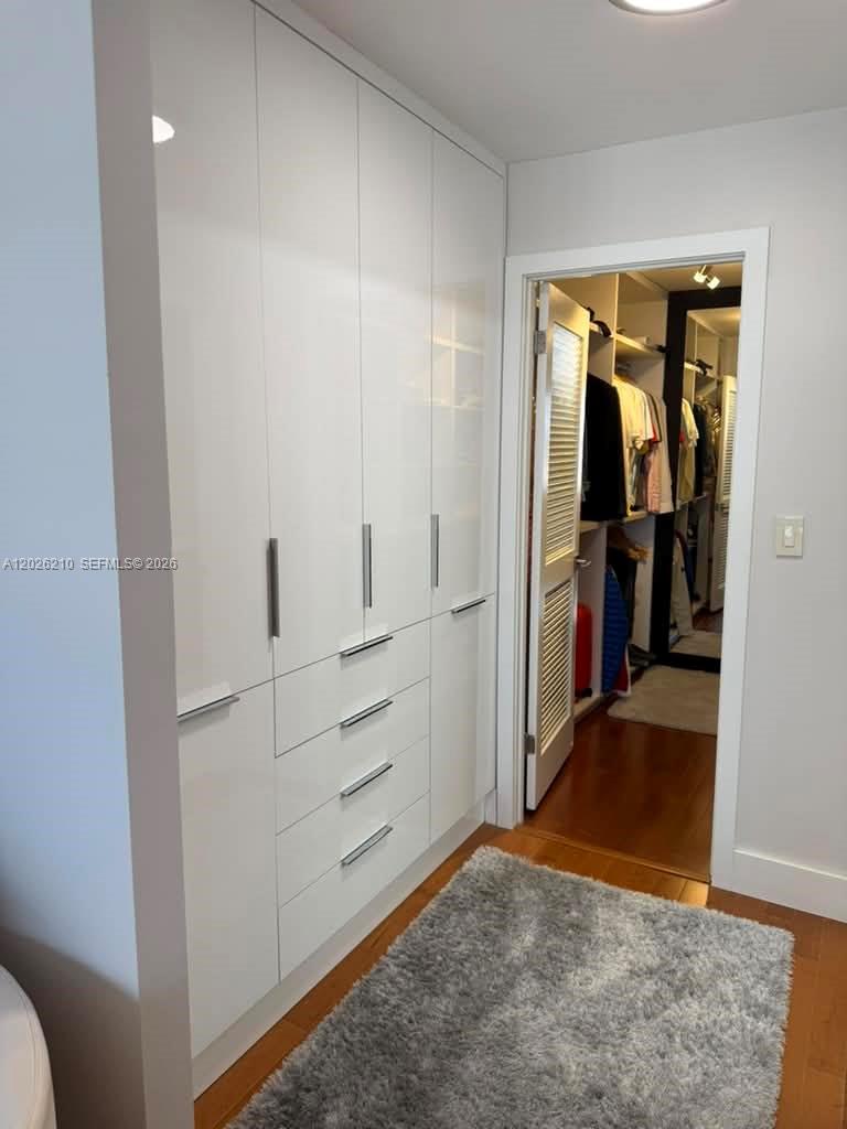 2500 Parkview Dr 2518
