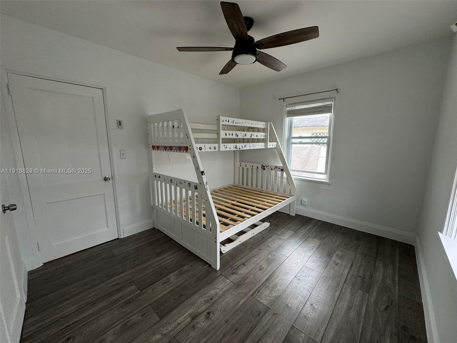 HOLLYWOOD LITTLE RANCHES - Residential Lease