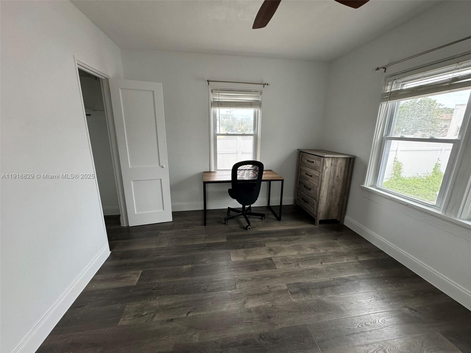 HOLLYWOOD LITTLE RANCHES - Residential Lease