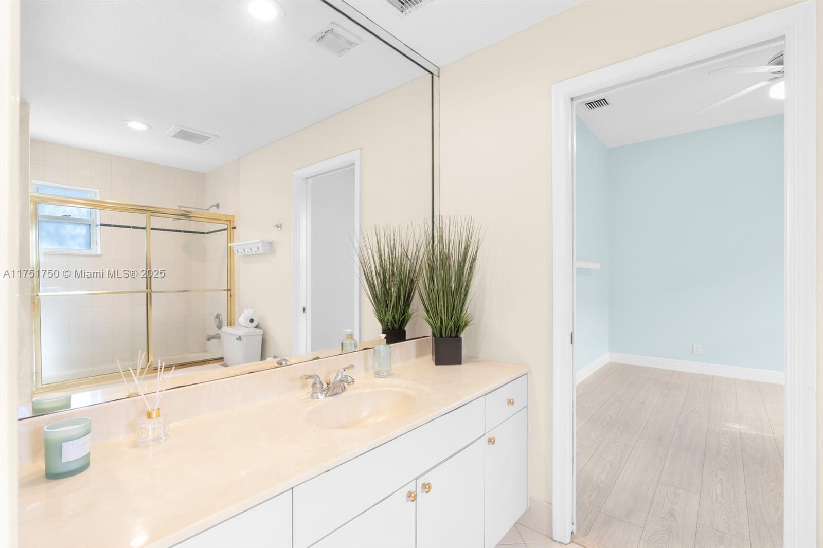 KENSINGTON - Residential