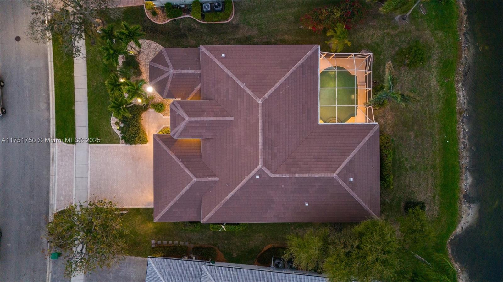 KENSINGTON - Residential