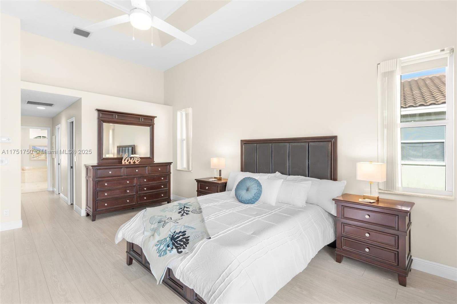 KENSINGTON - Residential