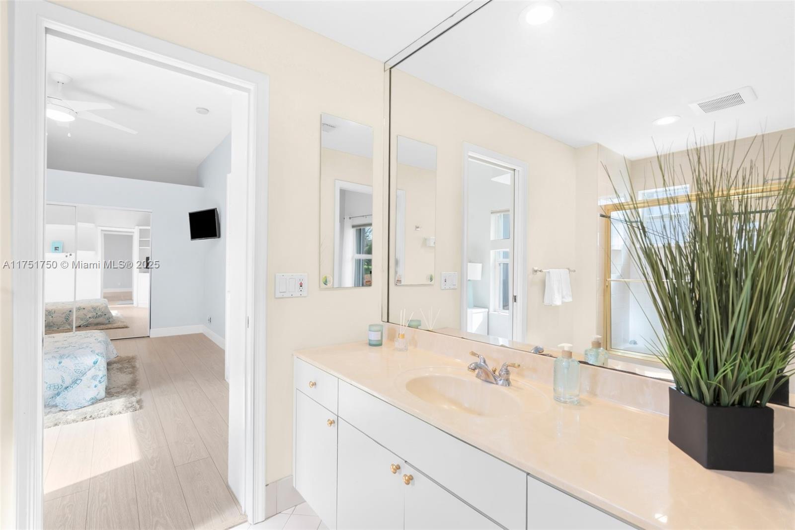 KENSINGTON - Residential