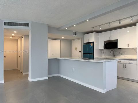 Photo of 1300 NE Miami Gardens Dr #521E, Miami Gardens, FL 33179 (MLS # A11813066) Photo of 1300 NE Miami Gardens Dr #521E, Miami Gardens, FL 33179 (MLS # A11813066)