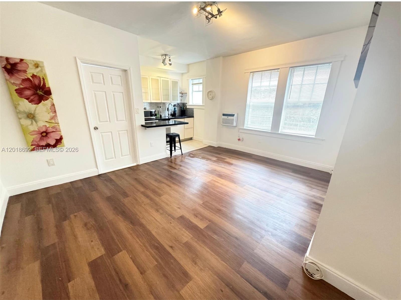 1611 Michigan Ave 4