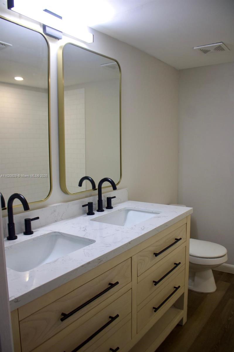 OAKLAND FOREST CLUB CONDO - Residential