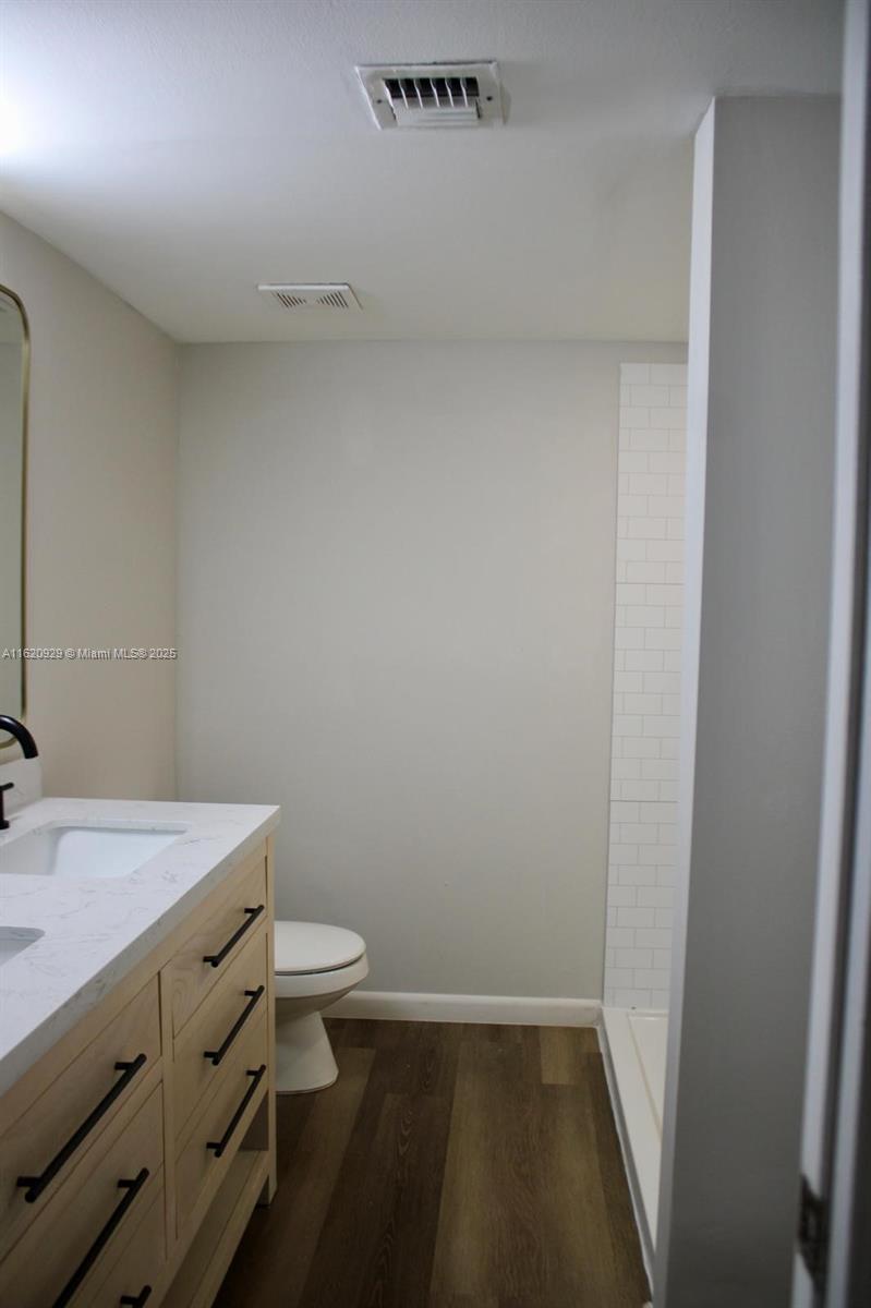 OAKLAND FOREST CLUB CONDO - Residential